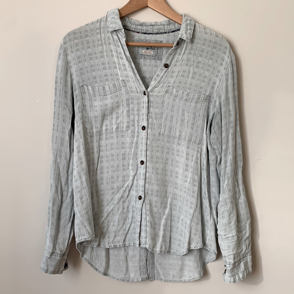 HOLDING HORSES | long-sleeved collared button-up with floral accents